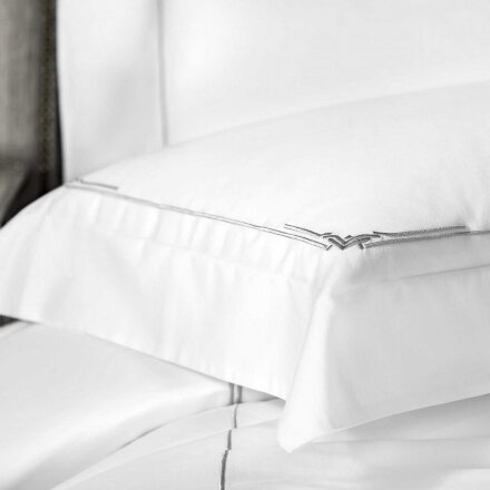 Комплект постельного белья Togas Джаспер белый с серым Семейный/дуэт во Владивостоке 